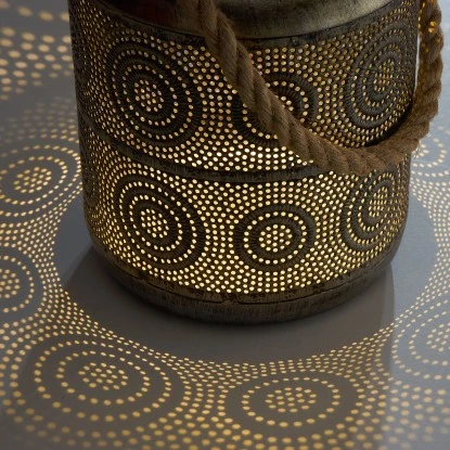 Amare LED-Solarlaterne Metall Gold Grob 3 Amare LED-Solarlaterne Metall Gold Grob – Bild 3