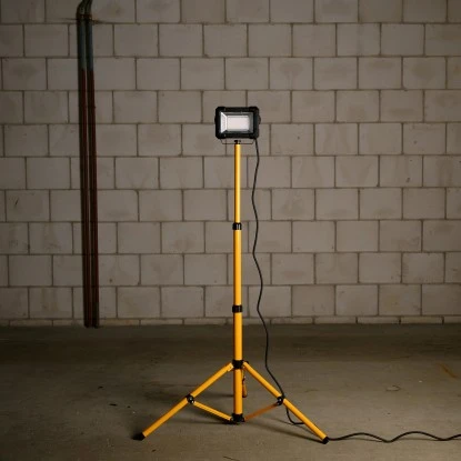 LED-Arbeitsleuchte 50 W 4200 Lm 4000 K IP65 Mit 163 Cm Stativ 4 LED-Arbeitsleuchte 50 W 4200 Lm 4000 K IP65 Mit 163 Cm Stativ – Bild 4