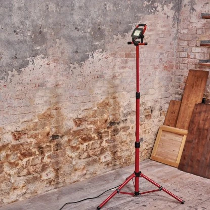 Luceco LED-Baustrahler Slimline Mittel 2 In 1 Mit Stativ 1 Luceco LED-Baustrahler Slimline Mittel 2 In 1 Mit Stativ